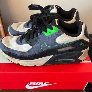 Nike Air Max 90 LTR SE 2 Size 4.5Y